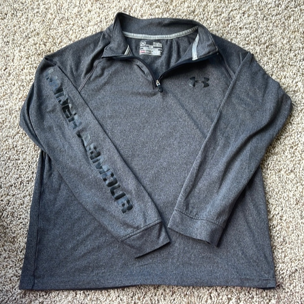 Under Armour loose fitting quarter zip light pullover boys size youth large